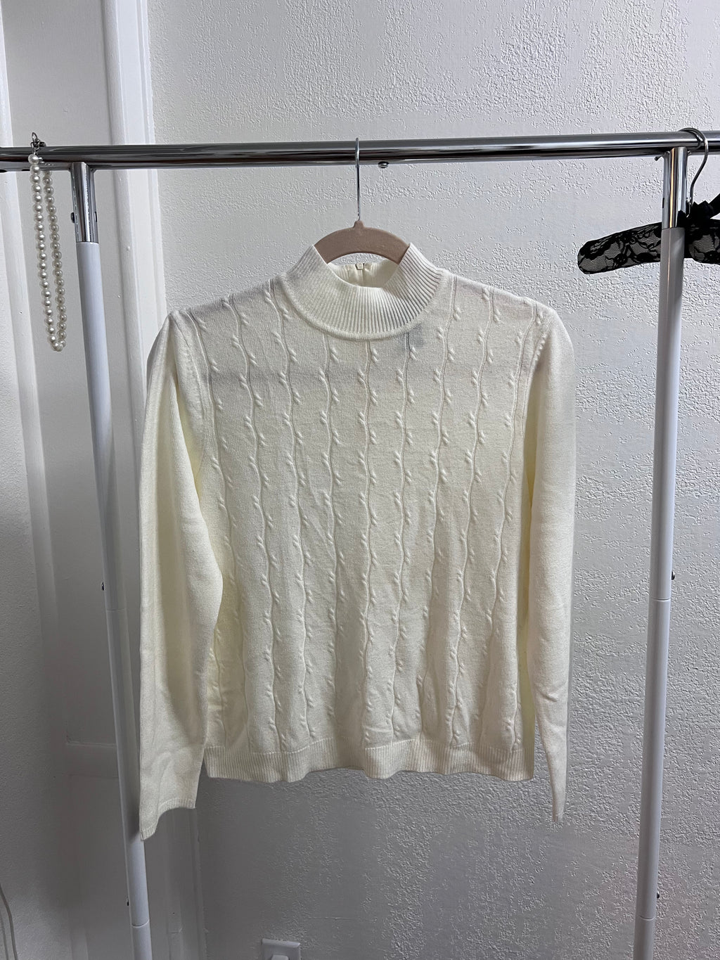 Koret Cream Cable-Knit Zip Mock Neck Sweater (S)