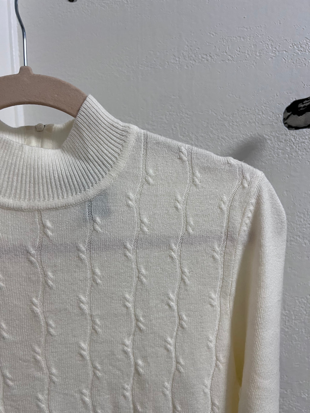 Koret Cream Cable-Knit Zip Mock Neck Sweater (S)