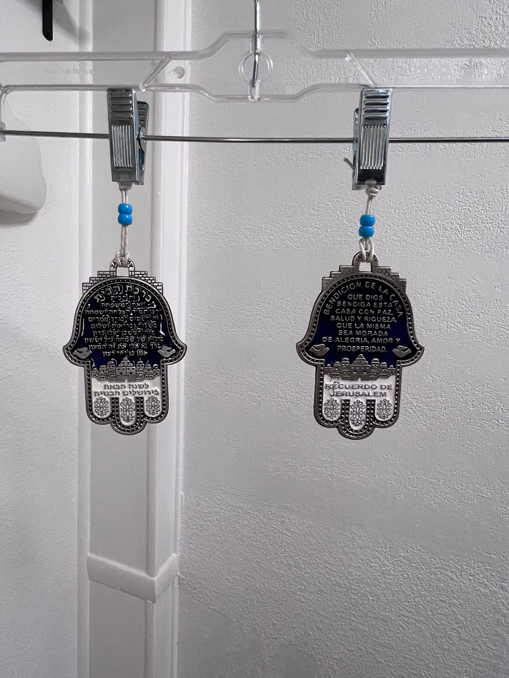 Jewish Bracha Home Blessing Wall Hanging – Hebrew + Spanish (Hamsa Design)