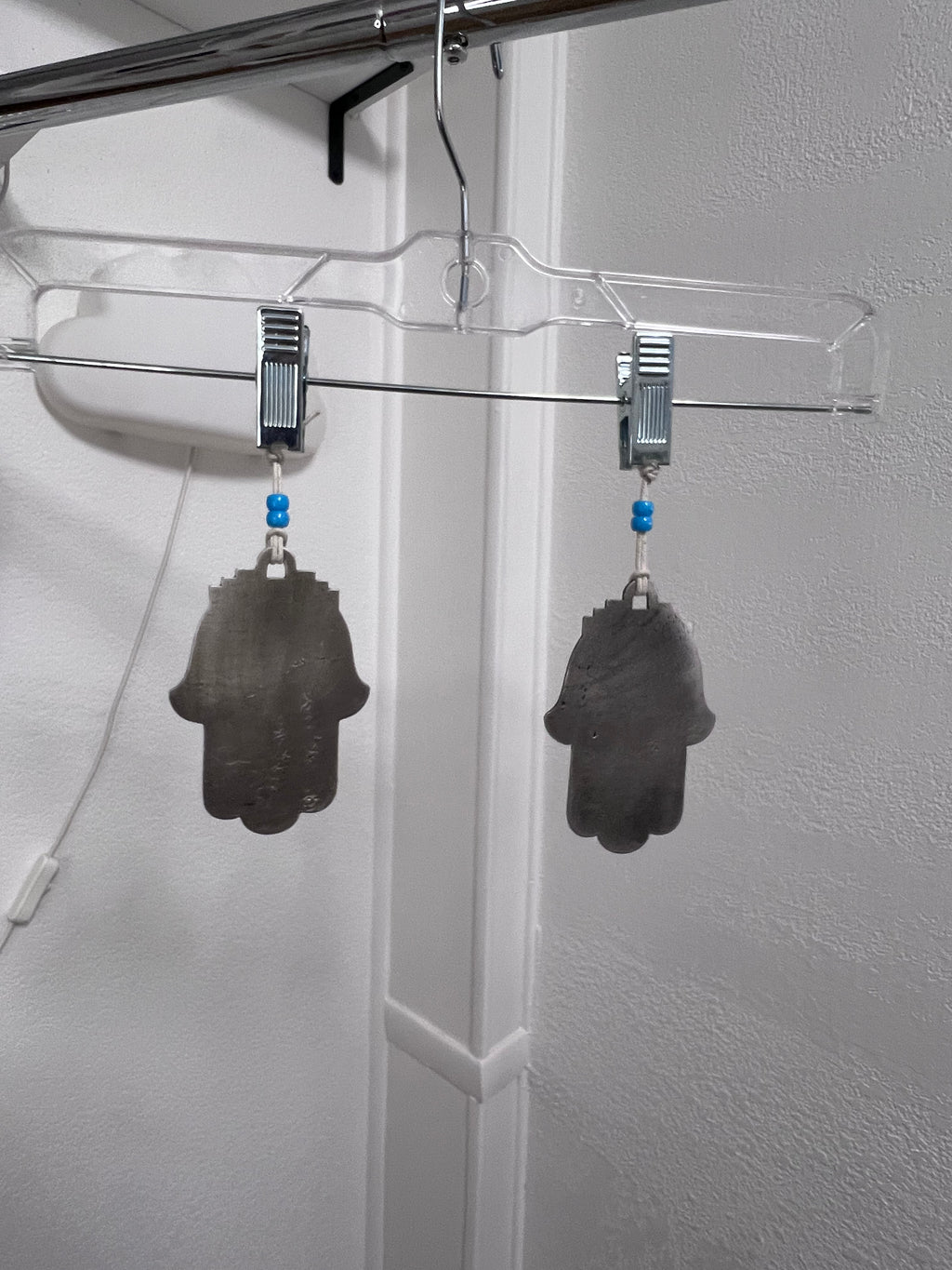 Jewish Bracha Home Blessing Wall Hanging – Hebrew + Spanish (Hamsa Design)