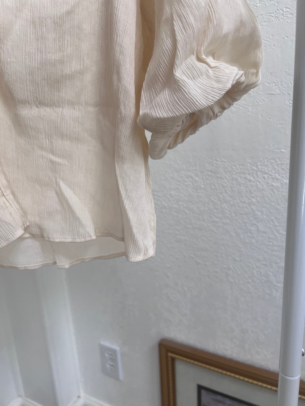 lace collar cream blouse